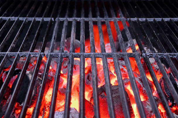 gorący grill i świecące węgiel drzewny - Zdjęcie, obraz