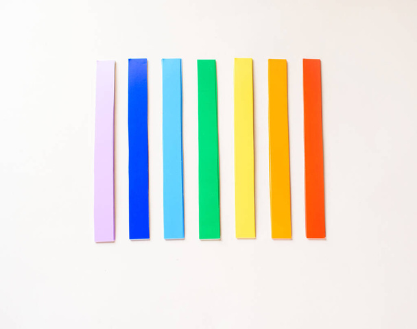 Step-by-step instruction to create a rainbow of colored paper. Creativity with your own hands. DIY - Foto, immagini