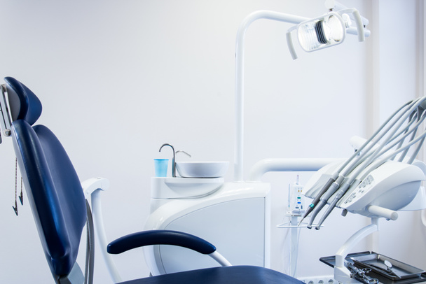 Vista della moderna chirurgia dentale vuota - Foto, immagini