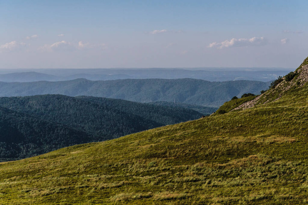 Wetlinska Polonyna nas montanhas Bieszczady na Polônia
 - Foto, Imagem