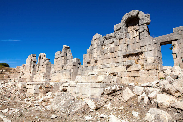 Θέατρο στην αρχαία πόλη Πατάρα, Αττάλεια, Τουρκία. - Φωτογραφία, εικόνα