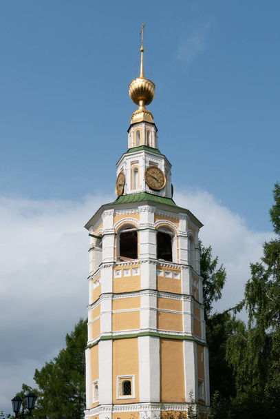Uglich, Yaroslavl Region, Russia, August 1, 2013. The bell tower of the Uglich Kremlin. The bell tower with the chimes was built in 1730. - Фото, изображение