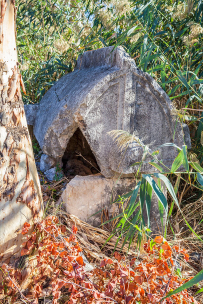 Tumbas de sarcófagos de Lycian con necroplis, kekova, pavo
. - Foto, imagen
