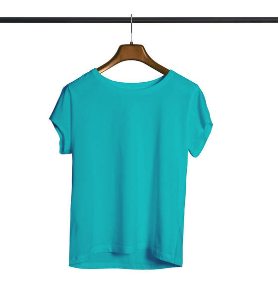 現代的な半袖クルーネックTシャツは、あなたが美しいデザインを提供するのを助けるために、スキューバブルーの色で女性のための危険性とモックアップ. - 写真・画像
