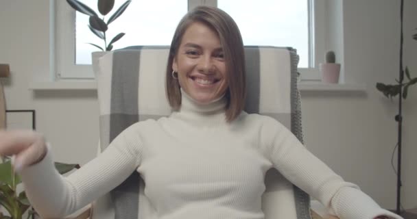 Smiling young woman blogger influencer doing videochat - Filmagem, Vídeo