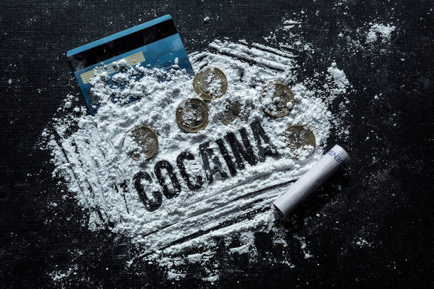 Linhas de cocaína Free Stock Photos, Images, and Pictures of Linhas de  cocaína