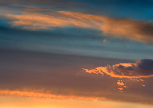 Right aligned sunset cloudscape background - 写真・画像