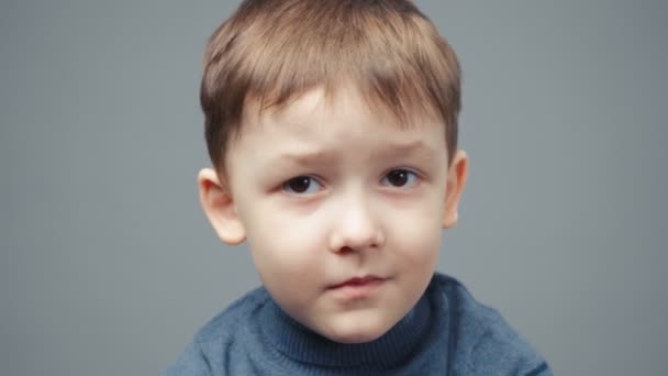 Video malého čtyřletého chlapce, portrét - Záběry, video