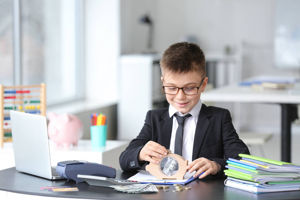 Little accountant working in office - Foto, Imagem