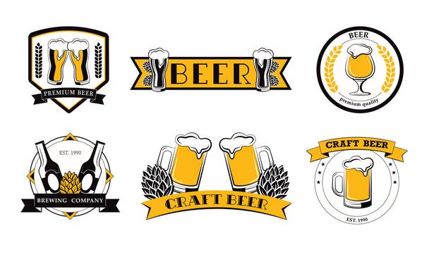 Set van vintage ambachtelijke bieretiketten, logo template ontwerpen voor bierhuis. Vector illustratie in platte cartoon stijl. - Vector, afbeelding