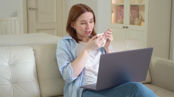 donna che piange su psicologo di consulenza online
 - Filmati, video