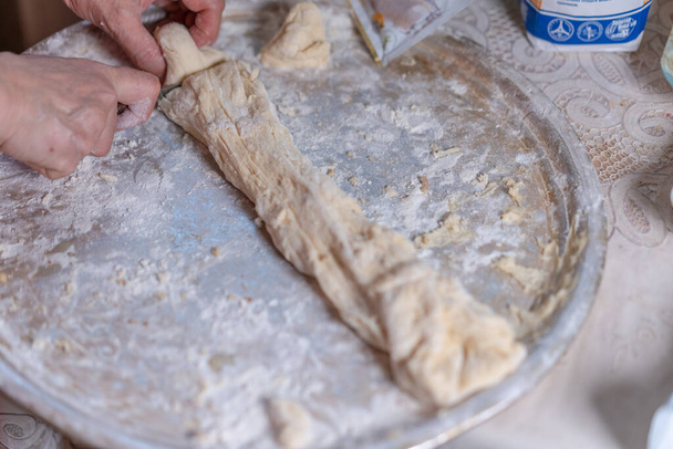 Preparing the dough for baking - Foto, afbeelding