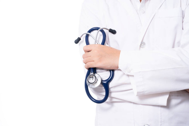 arts met stethoscoop met witte achtergrond - Foto, afbeelding