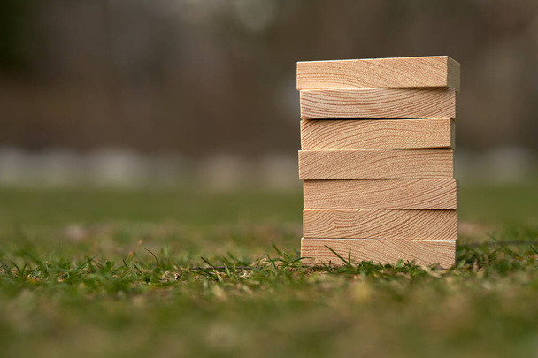 Üzerinde boş alan olan tahta bloklar üzerine metin koymak ve kavramlar için kullanılabilecek kopyalama alanı olarak kullanılabilir. - Fotoğraf, Görsel