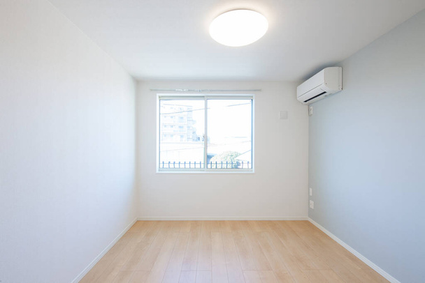 Obývací pokoj v nově postaveném bytě bez nábytku - Fotografie, Obrázek