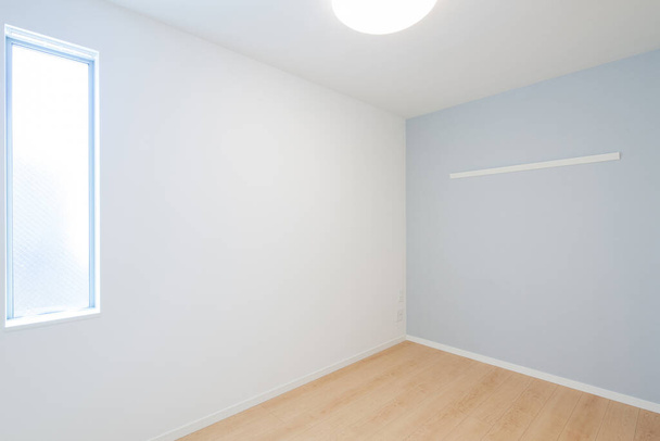 Житловий простір в новозбудованій квартирі без меблів
 - Фото, зображення
