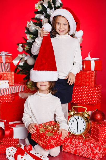 Twins and Christmas presents - Foto, Imagem