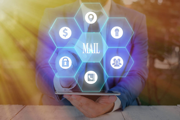 Fogalmi kézírás mutatja Mail. A postai rendszeren keresztül küldött vagy kézbesített üzleti fotók szöveges levelei vagy csomagjai. - Fotó, kép