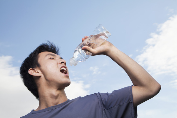 Man Drinking Water - Fotografie, Obrázek