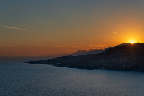 İtalya. Akşam ışığında Ligurian kıyısı - Fotoğraf, Görsel