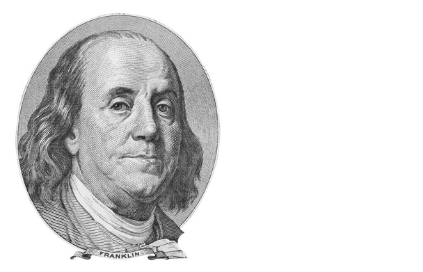 Портрет Бенджамина Франклина на банкноте в сто долларов США. Изолированные на белом
. - Фото, изображение