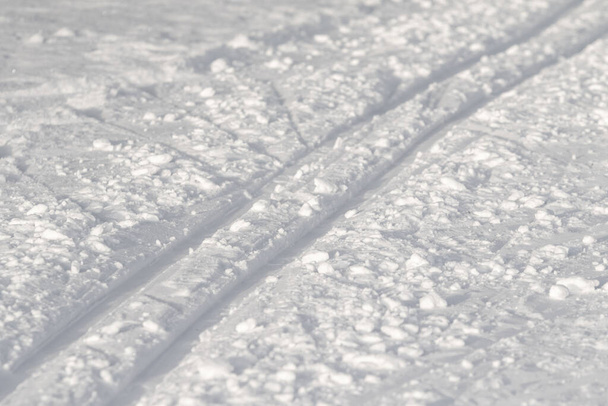 Pista da sci sulla neve, natura invernale
. - Foto, immagini