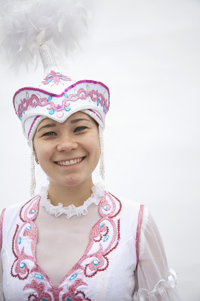 kobieta w tradycyjne stroje z Kazachstanu - Zdjęcie, obraz