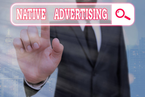 Εγγραφή σημείωμα που δείχνει Native Διαφήμιση. Business photo showcasing Online Paid Ads Ταιριάζουν με τη λειτουργία μορφή της ιστοσελίδας. - Φωτογραφία, εικόνα