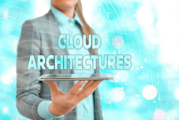 Scrittura concettuale a mano che mostra le architetture cloud. Business photo showcase Varie banche dati ingegnerizzate Software Applicazioni
. - Foto, immagini