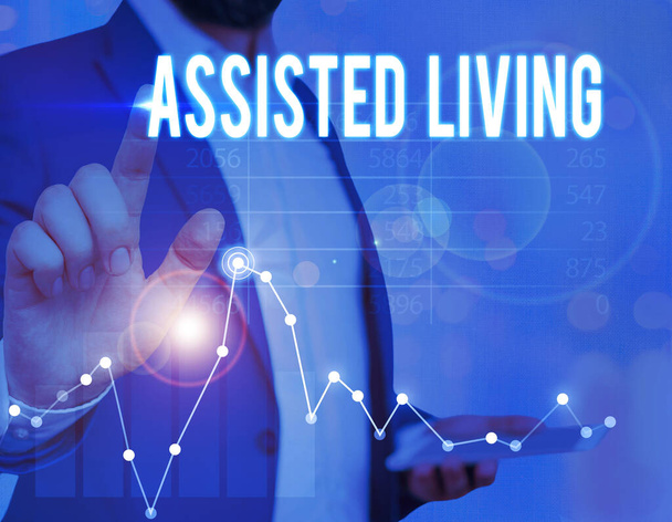 Текст, написанный словом Assisted Living. Концепция долгосрочного ухода для пожилых людей и инвалидов
. - Фото, изображение