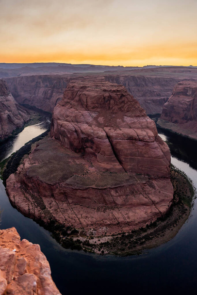 Знаменитая подкова реки Колорадо в северной Аризоне - Фото, изображение