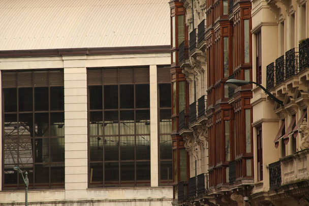 Building in a neighborhood of Bilbao - Foto, immagini