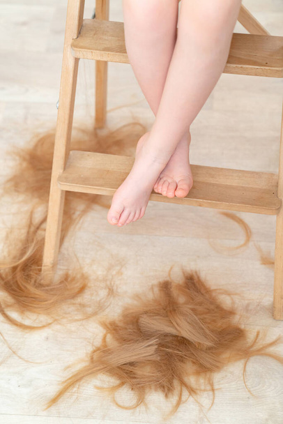 Hair falling on flour after cutting hair. - Фото, зображення
