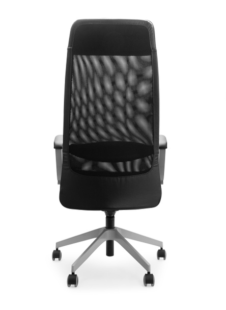Chaise de bureau noire isolée sur fond blanc avec chemin de coupe
. - Photo, image