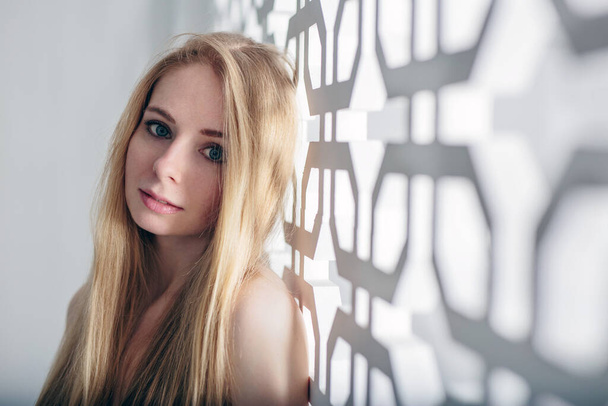 Closeup portrait of sensual blonde woman - Fotoğraf, Görsel