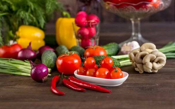 смесь различных овощей на столе
 - Фото, изображение