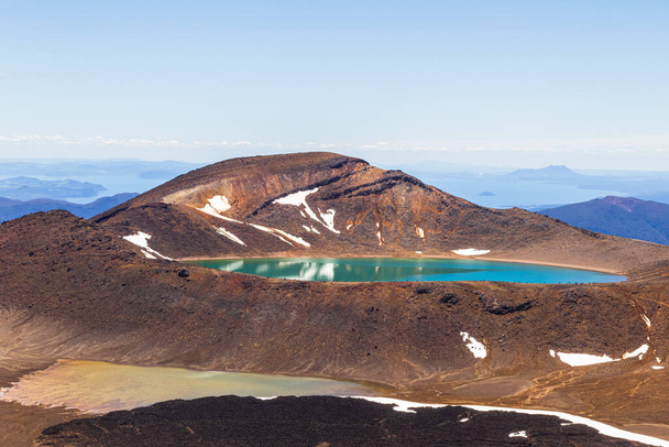 Lago Azul. Parque Nacional Tongariro. Valle de los Tres Volcanes. Isla Norte. Nueva Zelanda
 - Foto, Imagen