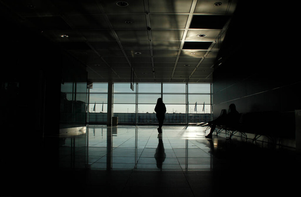 Τερματικός σταθμός σε διεθνές αεροδρόμιο - Φωτογραφία, εικόνα
