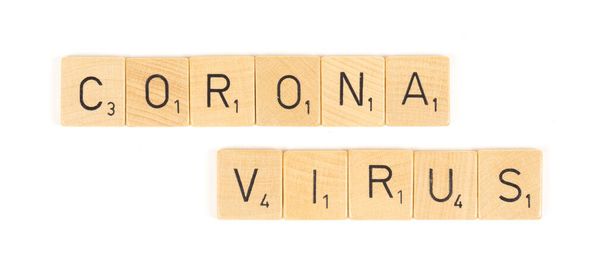 Corona vírus letras, isolado em um fundo branco - Foto, Imagem
