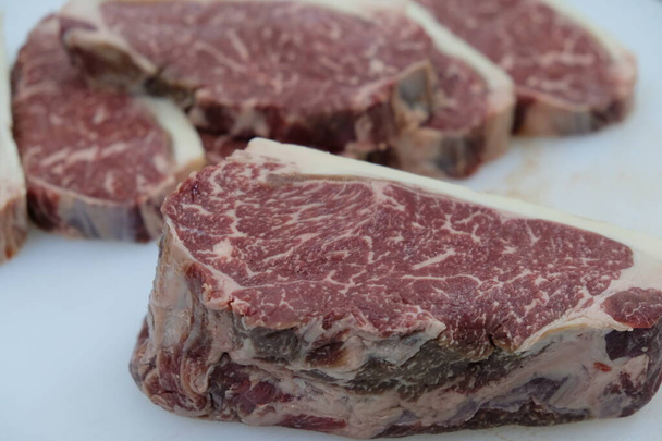 牛肉の肉のスライス作品 - 写真・画像