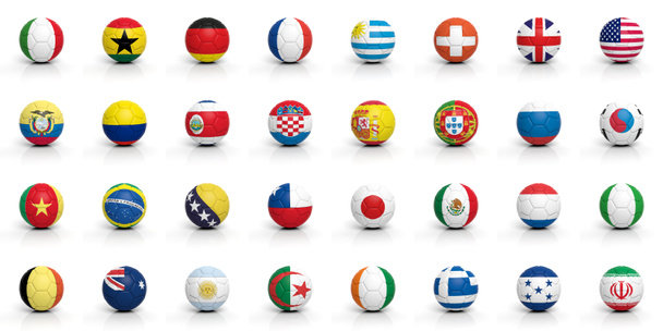 μπάλες ποδοσφαίρου με διάφορες σημαίες που απομονώνονται σε λευκό - Φωτογραφία, εικόνα