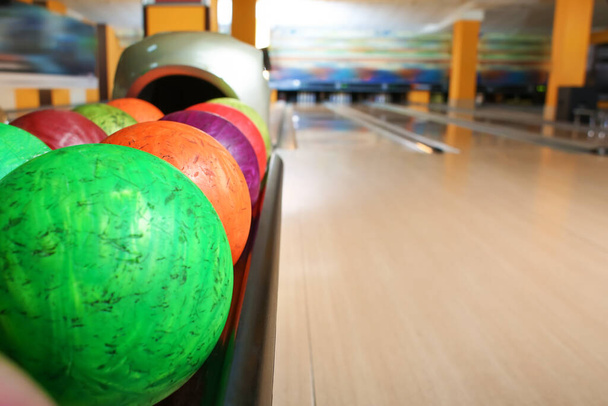 Postavit koule v bowlingových klubech - Fotografie, Obrázek