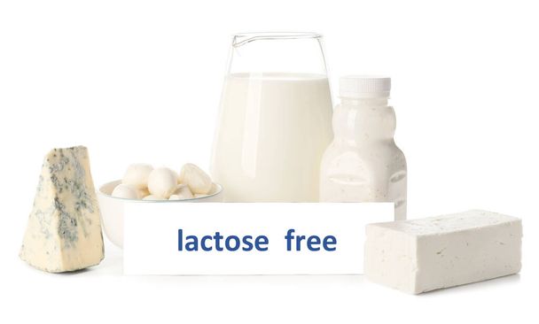 Различные молочные продукты без лактозы на белом фоне - Фото, изображение