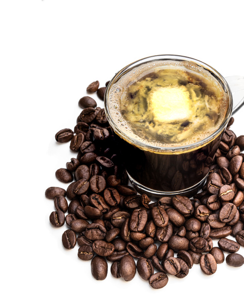 Pieni kuppi tuoretta rasvaista kahvia voilla eristetty valkoinen
  - Valokuva, kuva