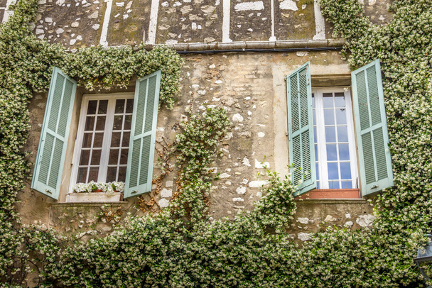 Fenêtre en Provence, Sud de la France
 - Photo, image