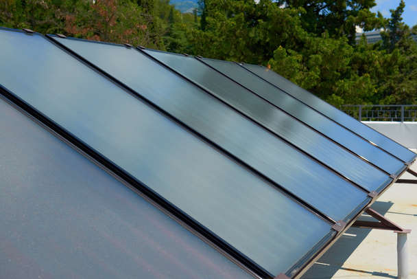 solární panely na střeše - Fotografie, Obrázek
