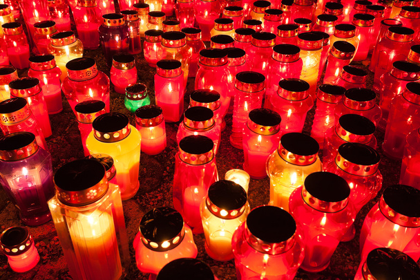 Lume di candela in un giorno di ricordo
 - Foto, immagini