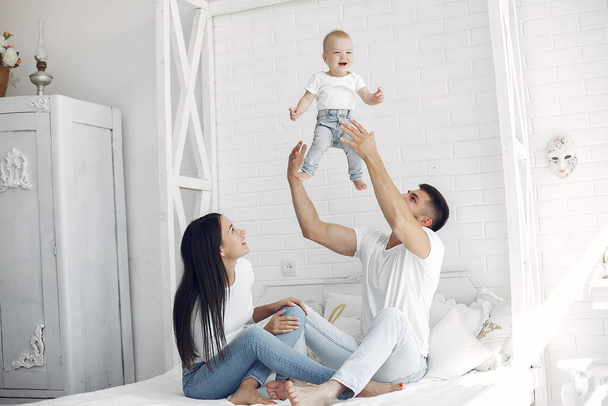 Beautiful family spend time in a bathroom - Foto, Imagem
