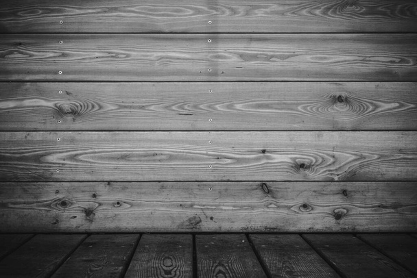 Fekete-fehér évjárat fa háttér - üres hely a másolás, fa fal padlóval egy pajtában - Fotó, kép