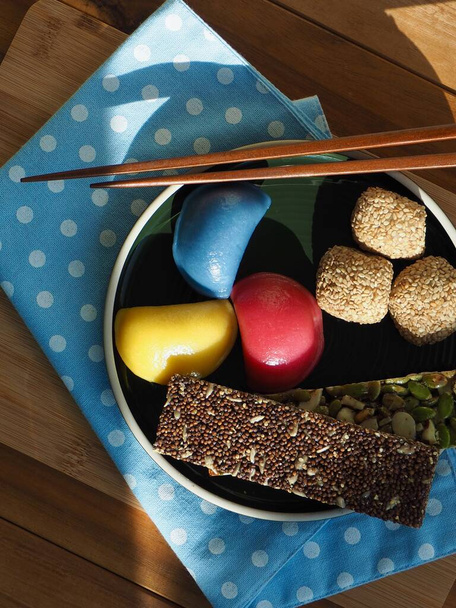韓国料理松坪(ソンピョン) 、半月形の餅、甘酢飯、もち餅、中石料理 - 写真・画像